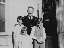 Cambus O' May Station master Alexander Collie Roy nieces and son William in 1933, William joined the railway 