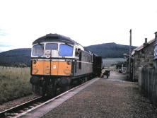 D5341 at Cromdale in June 64, the corridor connection doors are slightly open no doubt providing some pleasant free air conditioning for the crew