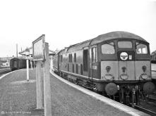 D5095 ready to take the 1.52 PM from Elgin to Aberdeen on 17 Sep 1966.