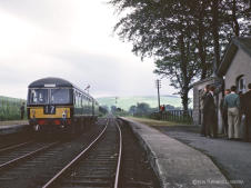 The BLS special pauses at Rothienorman 5 Jun 1965, the lads sitting on the fence will now be in their 70's.